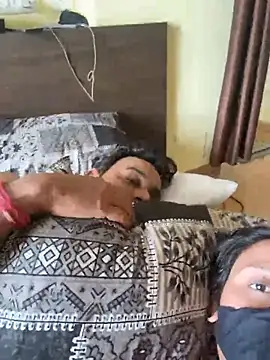 Snapshot of indianshycouple chatting on 04.04.26 indianshycouple online show from 04.04.26
