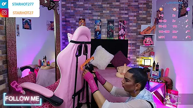 Snapshot of Starhott_ chatting on 10.02.25 Starhott online show from 10.02.25