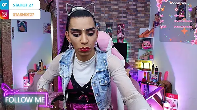 Snapshot of Starhott_ chatting on 10.03.25 Starhott online show from 10.03.25