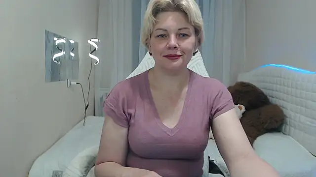 LadyElina online show from 09.13.25