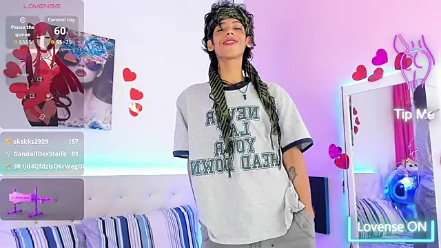 Snapshot of Thedoll_ethan7 chatting on 09.18.25 Thedoll ethan7 online show from 09.18.25