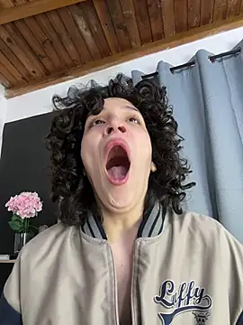 TeensNews18 online show from 02.20.26