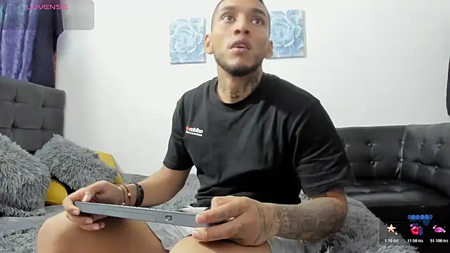 ArianaWil online show from 10.21.25