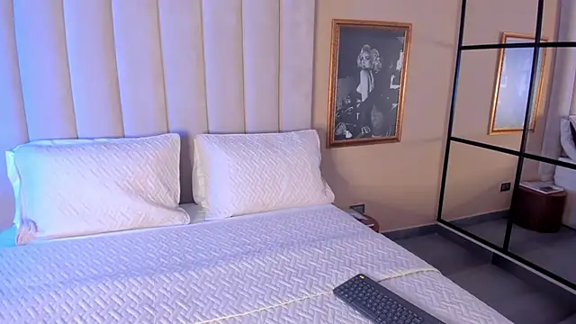 AnnyBentley online show from 09.23.25