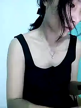 Snapshot of Ly-ny chatting on 09.13.25 Ly-ny online show from 09.13.25