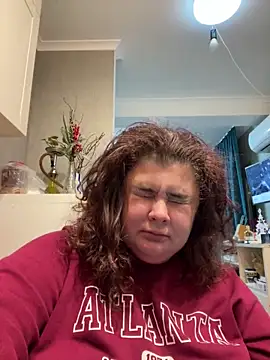 Snapshot of AliceCurlyX chatting on 11.28.25 AliceCurlyX online show from 11.28.25