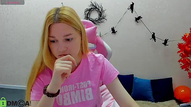 Sylvia Ortiz online show from 11.04.25