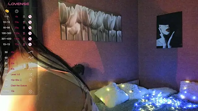 Juliorah online show from 10.23.25