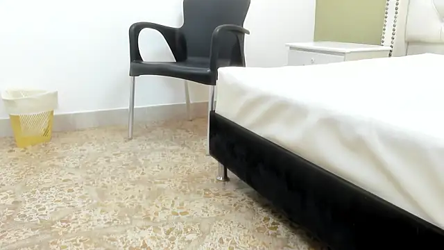 DOUGLAS 099 online show from 10.04.25