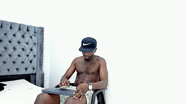 DOUGLAS 099 online show from 10.11.25