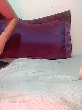 Snapshot of linalolo_12 chatting on 09.20.25 linalolo 12 online show from 09.20.25