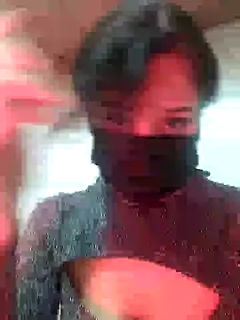 Snapshot of linalolo_12 chatting on 10.17.25 linalolo 12 online show from 10.17.25