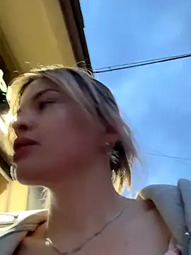 Snapshot of SMELLSEX chatting on 09.18.25 SMELLSEX online show from 09.18.25