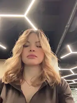 Snapshot of SMELLSEX chatting on 10.28.25 SMELLSEX online show from 10.28.25