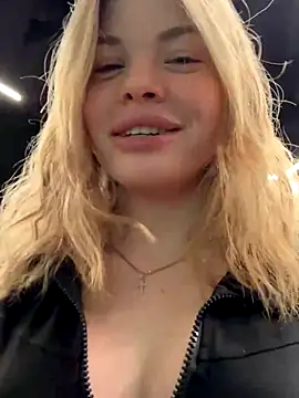 Snapshot of SMELLSEX chatting on 11.03.25 SMELLSEX online show from 11.03.25