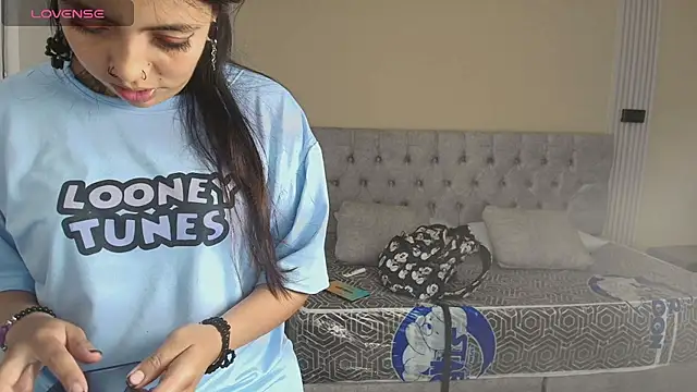 Snapshot of LiaMonroee_ chatting on 10.12.25 LiaMonroee  online show from 10.12.25