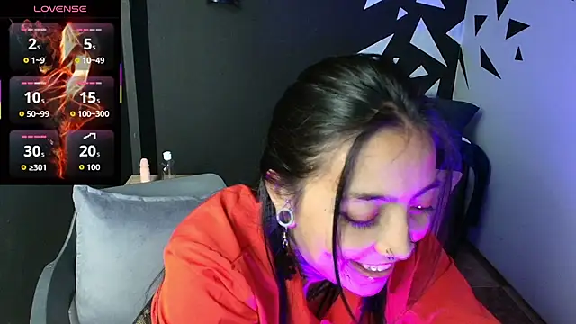 Snapshot of LiaMonroee_ chatting on 10.20.25 LiaMonroee  online show from 10.20.25