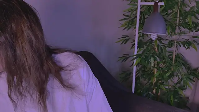 claire bennett online show from 05.17.26