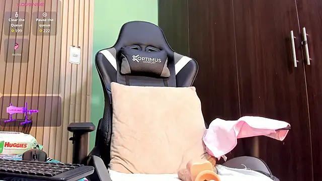 EvelynFoxx- online show from 10.18.25