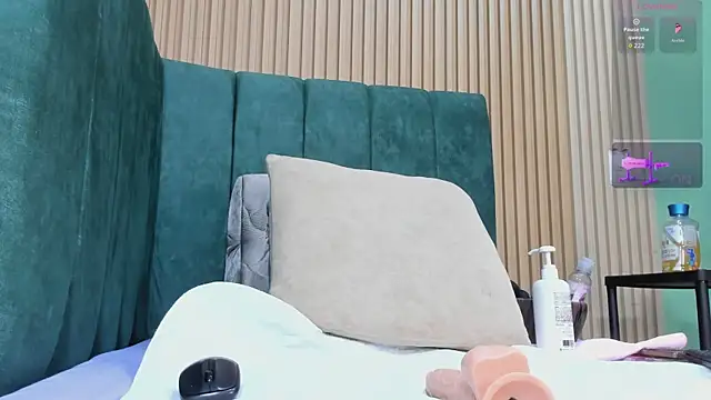 EvelynFoxx- online show from 11.17.25