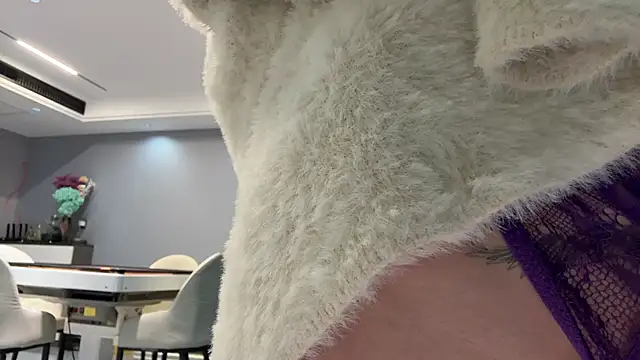 Snapshot of yuer2563 chatting on 11.24.25 yuer2563 online show from 11.24.25