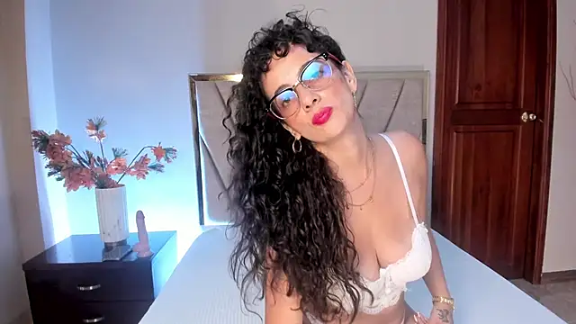 AmaraYasbel online show from 02.12.26