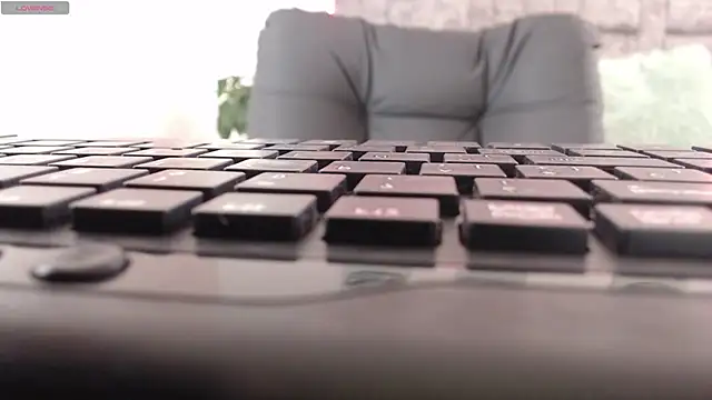 Snapshot of melodydoll chatting on 10.31.25 melodydoll online show from 10.31.25