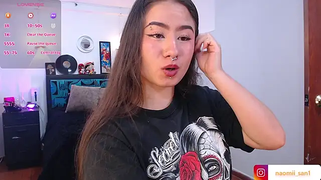 naomii san online show from 09.08.25
