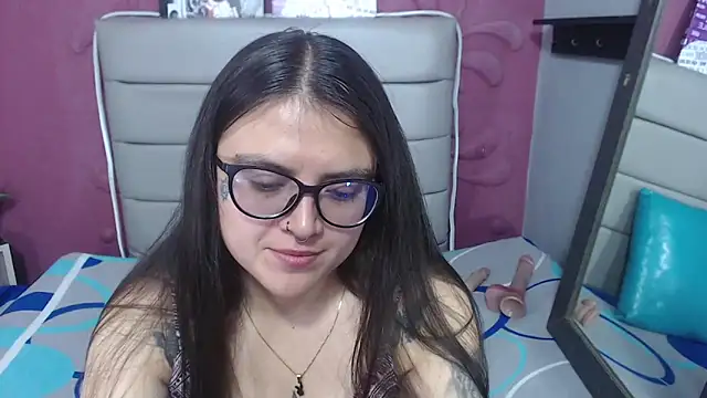 Cailing Zu online show from 10.22.25