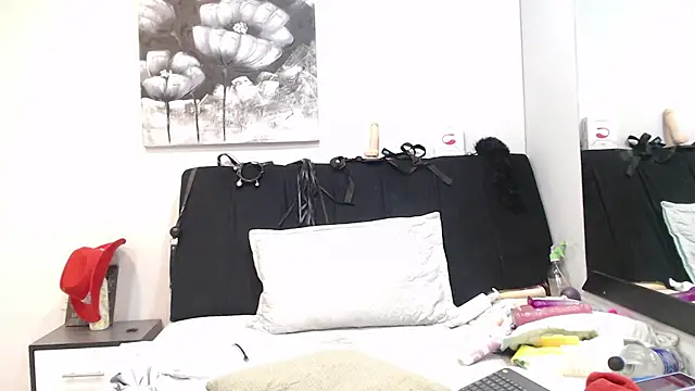 DonnaJoness online show from 10.20.25