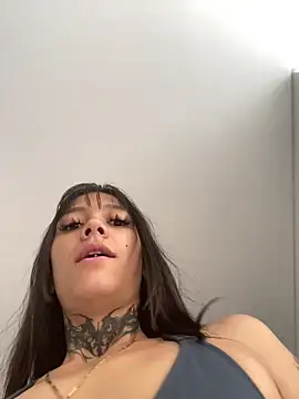 Miss-Jimena online show from 10.28.25