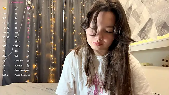 KiraVelvet online show from 12.02.25