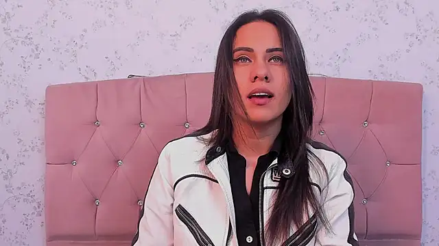 Maddy-Johnson- online show from 09.13.25