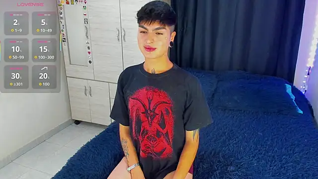 Snapshot of Dark_luckyyy chatting on 09.25.25 Dark luckyyy online show from 09.25.25