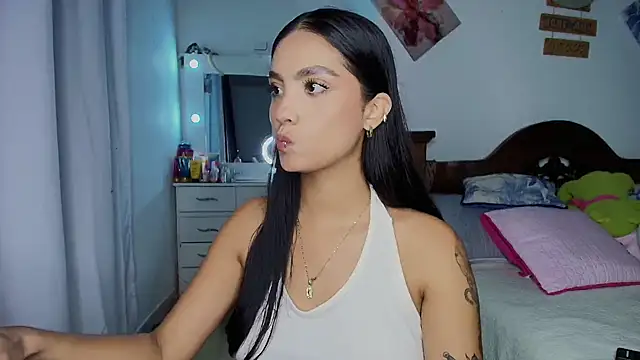 mia yireth online show from 10.14.25