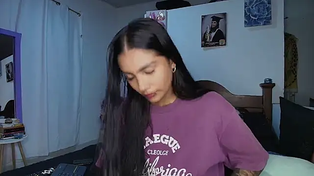 mia yireth online show from 12.21.25