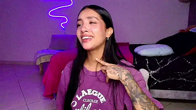 mia yireth online show from 04.04.26