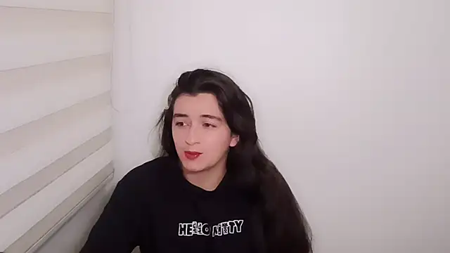 Snapshot of DanniG2000_ chatting on 10.04.25 DanniG2000  online show from 10.04.25