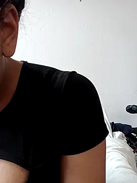 Snapshot of deniiisss chatting on 10.23.25 deniiisss online show from 10.23.25