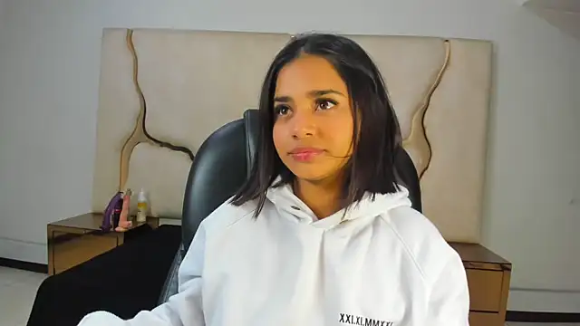 Snapshot of ScarletDoll chatting on 09.15.25 ScarletDoll online show from 09.15.25