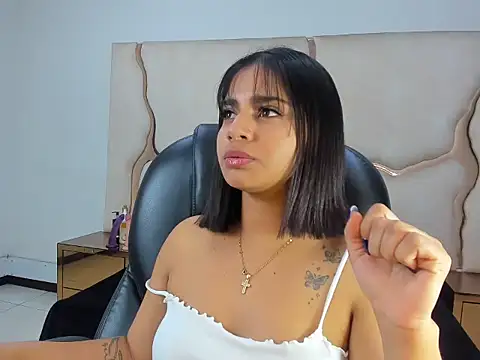 Snapshot of ScarletDoll chatting on 09.18.25 ScarletDoll online show from 09.18.25