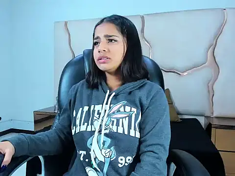 Snapshot of ScarletDoll chatting on 09.19.25 ScarletDoll online show from 09.19.25