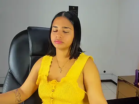 Snapshot of ScarletDoll chatting on 09.27.25 ScarletDoll online show from 09.27.25