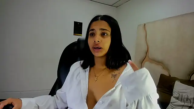 Snapshot of ScarletDoll chatting on 10.20.25 ScarletDoll online show from 10.20.25