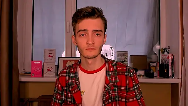 Snapshot of spider____man chatting on 09.24.25 spider    man online show from 09.24.25