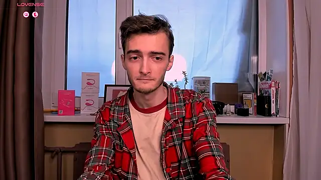 Snapshot of spider____man chatting on 09.27.25 spider    man online show from 09.27.25