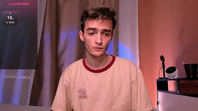 Snapshot of spider____man chatting on 10.11.25 spider    man online show from 10.11.25