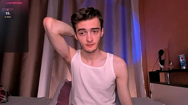 Snapshot of spider____man chatting on 10.14.25 spider    man online show from 10.14.25