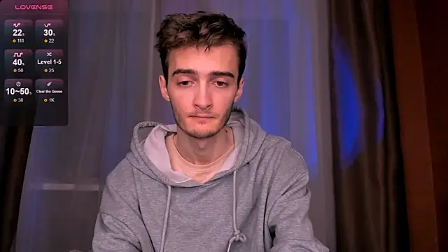 Snapshot of spider____man chatting on 10.17.25 spider    man online show from 10.17.25