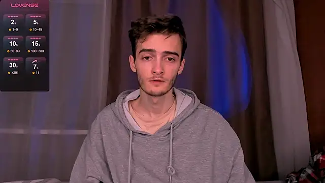 Snapshot of spider____man chatting on 10.18.25 spider    man online show from 10.18.25